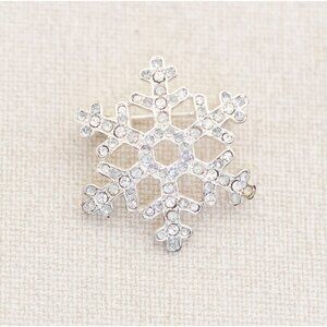 Vintage Rhinestone Snowflake Brooch - A12